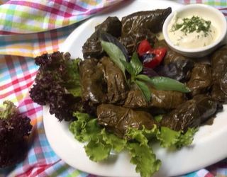 Долма с виноградным листом