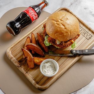 Бургер c хрустящей курицей