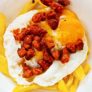 Tapa De Huevos Con Chistorra