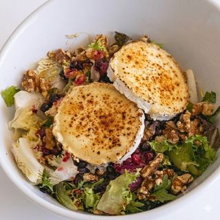Ensalada De Queso De Cabra