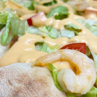 Pizza al pezzo bianca-Insalata e gamberetti