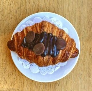 Круассан шоколадный