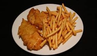 69. Pollo frito troceado con patatas fritas