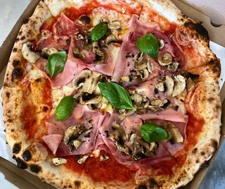 Pizza Capricciosa 32cm