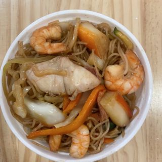 80A. Fideo chino con tres delicias