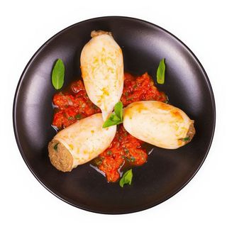 Calamares rellenos de butifarra estilo Empordà