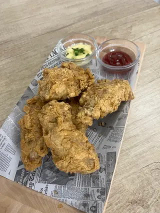 Fried chicken wings