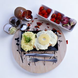 Piept de curcan cu ananas si orez natur