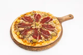 Prosciutto pizza