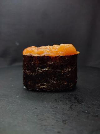 Гункан Спайс Лосось, 45 г