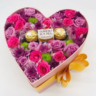 Heart Shaped Flower With A 3Pc Ferreror Roche - Medium