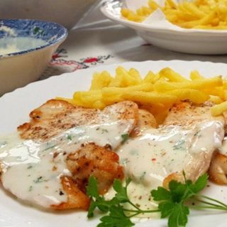 Ración de Pollo con salsa roquefort 