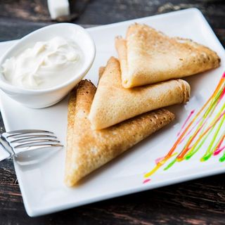 Блины со сметаной