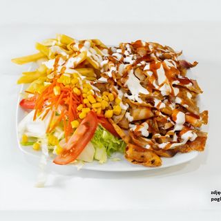 Sałatka z mięsem kebab