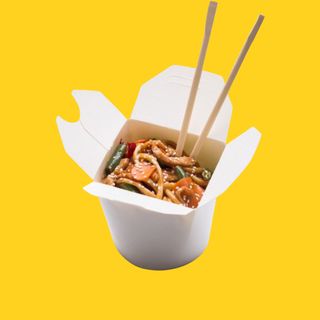 Удон зі свининою в соусі Тонкацу (350г)