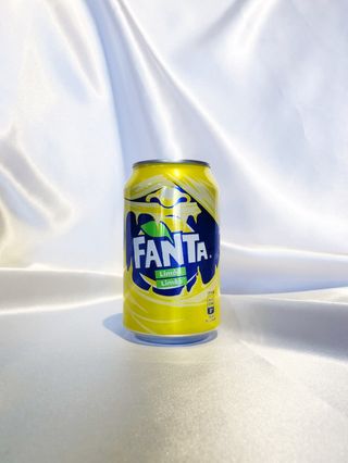 Fanta Limón lata 330ml.