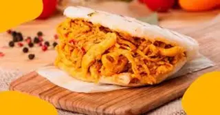 Arepa De Pollo Mechado