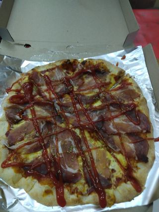 Mini pizza sa pečenicom