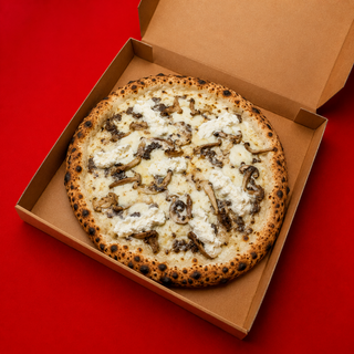 Pizza Tartufo e Funghi con Stracciatella