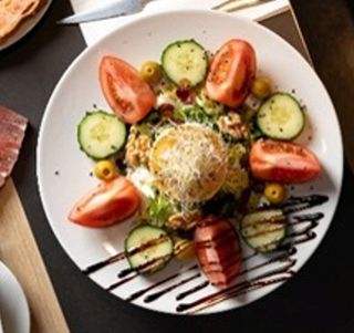 Ensalada De Queso De Cabra