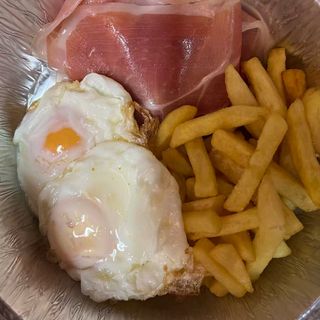 21. Jamón Con Patatas Fritas