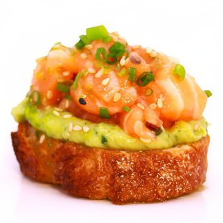 Tartar De Salmón Noruego Marinado Oriental Con Guacamole
