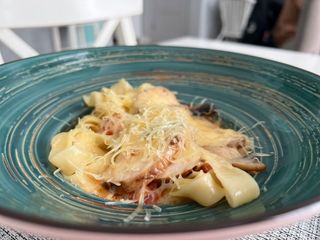 Паста с курицей и грибами (300 гр.)