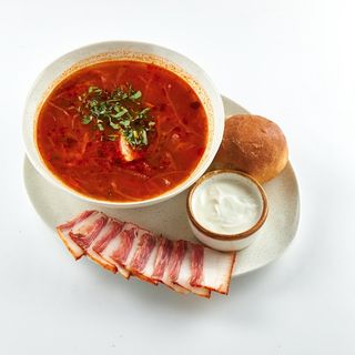 Борщ з пампушками (350г)