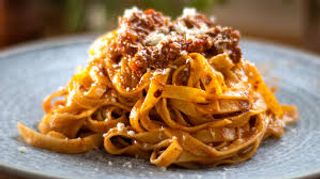 Fettuccine al ragù bolognese