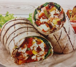 Телешко филе с бекон, салам Милано и печен кашкавал