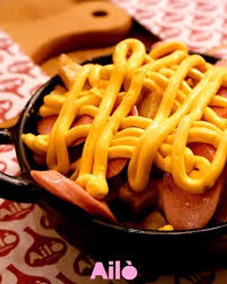 Patate al forno Ailò con wurstel e cheddar