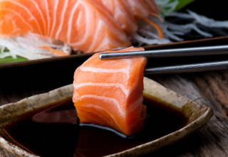 Sashimi de salmón (150 g.)