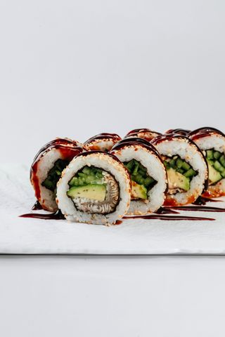 Рол Каліфорнія з вугрем (240г)