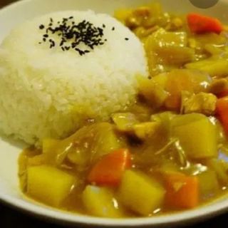 G02 Riso bianco e pollo curry