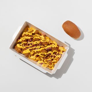 Բոուլ՝ ֆրի, խրթխրթան հավ, բեկոն, պանրային սոուս