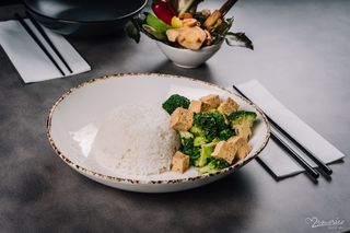 Vegan broccoli & tofu