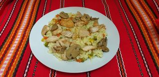 Ризото с пиле, гъби и зеленчуци (450г)