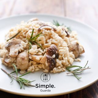 Cogumelos frescos e Rosmaninho