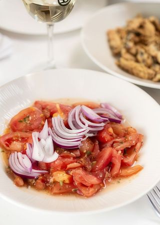 Ensalada de tomate aliñado