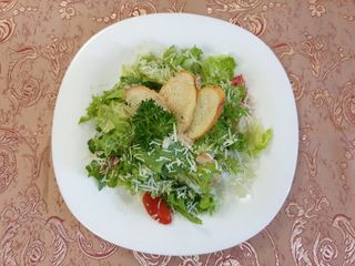 Салат Цезар (200г)