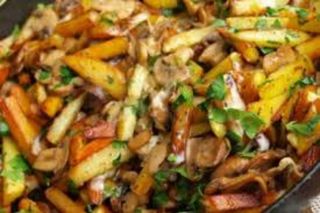 Картопля смажена з цибулею та грибами