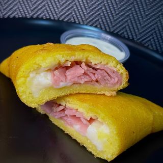 Empanada de Jamón y Queso
