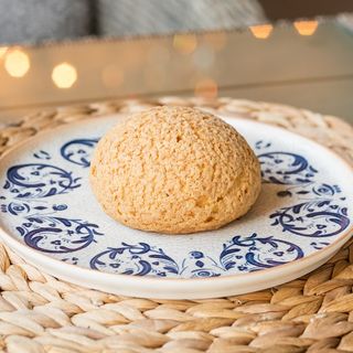 შუ ჟოლოს და ფსტის კრემით