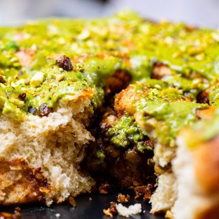 Cinnamon Roll Pistacho