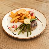 Ramstek sa začinskim biljem