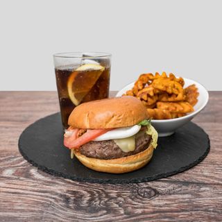 Burger Beef (180 G.) Con Patatas Y Refresco