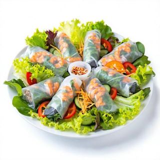 Ensalada Con Rollo De Primavera