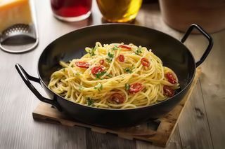 SPAGHETTI AGLIO OLIO E PEPERONCINO