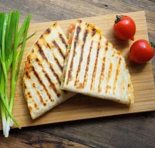 Кесадилья с семгой (250г)