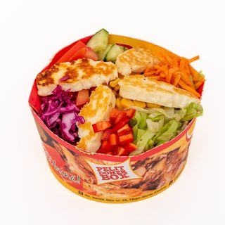 Salata cu branza hallomi